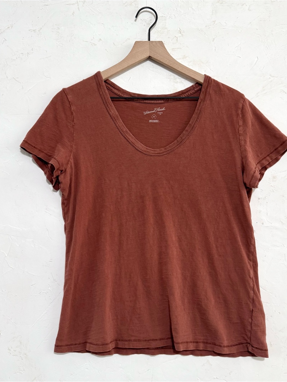 3/$20 Universal Thread Washed Rust Scoop Neck Tee M